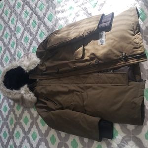 BCBGeneration brand new coat with detachable Fur in olive green XS/S